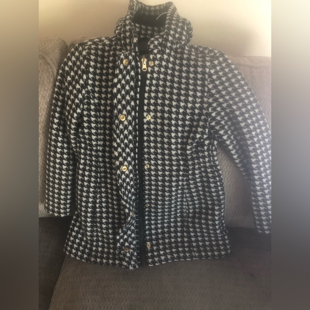 Girls coat. EUC